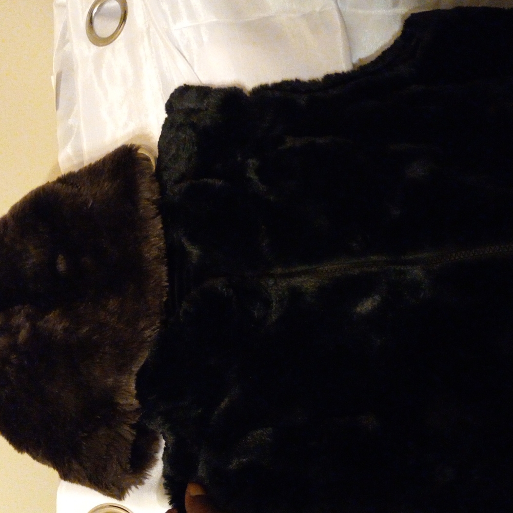 NWOT Nicole Miller Reversible Vest with Faux Fur Hat